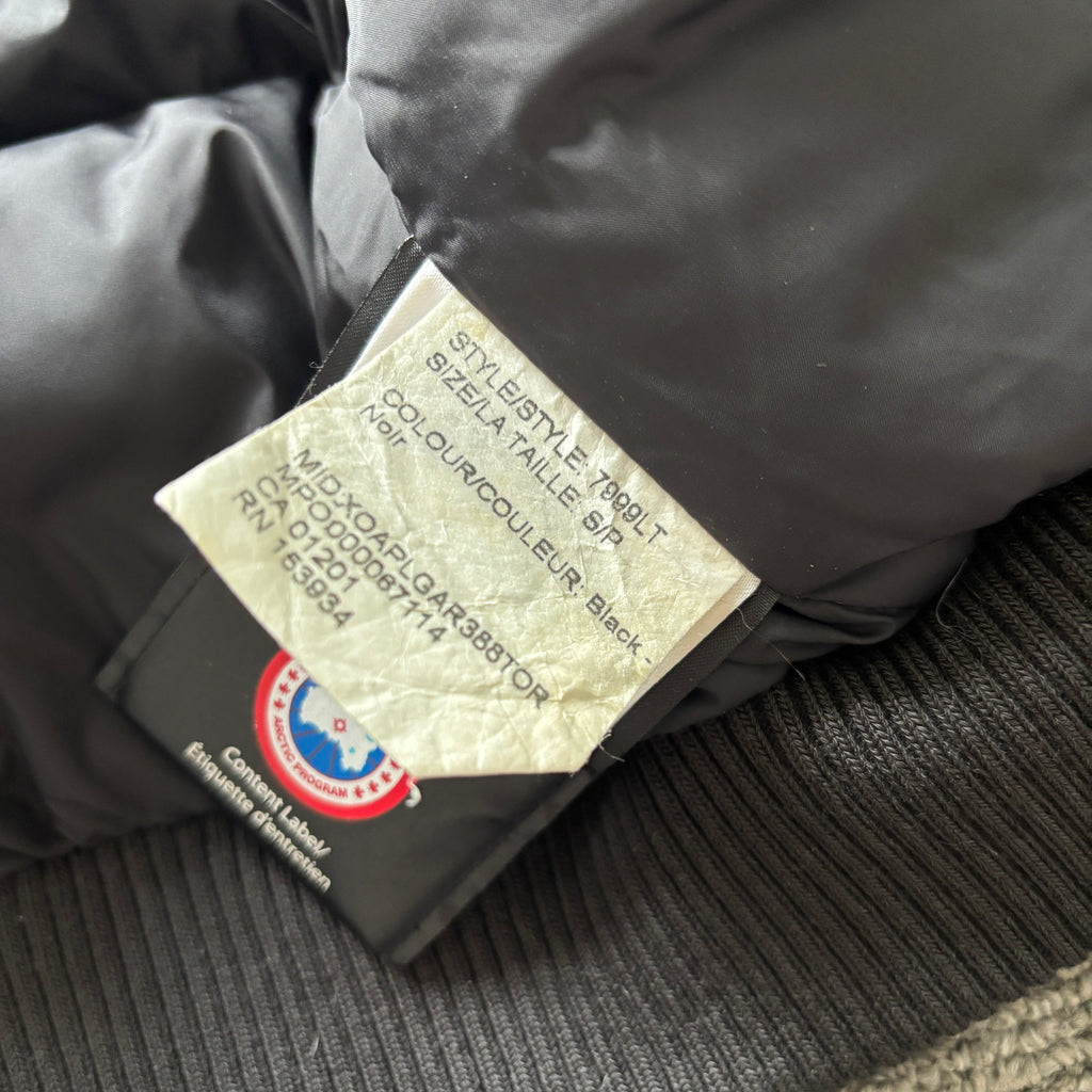 Canada Goose womens black chilliwack parka down coat size small
