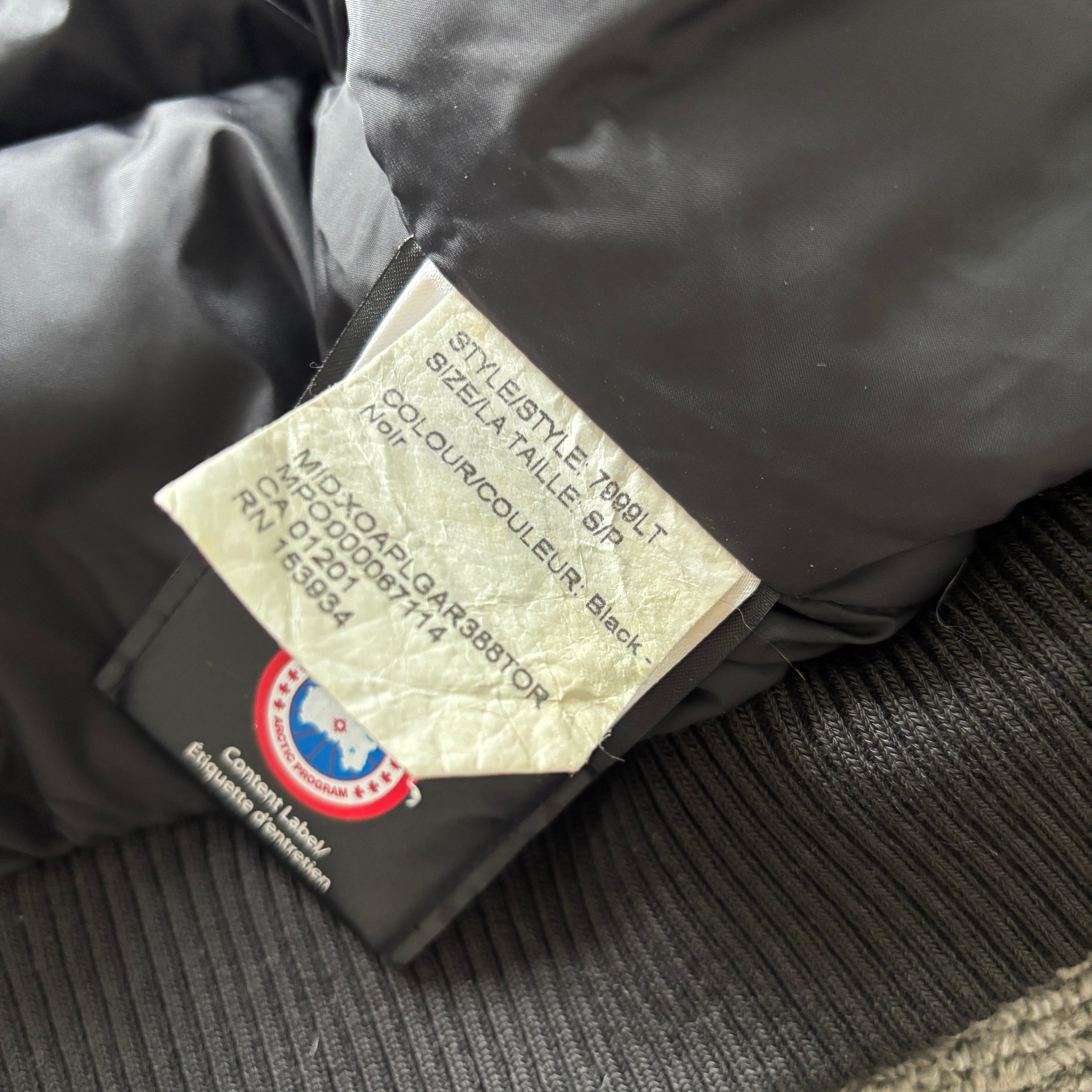 Canada Goose womens black chilliwack parka down coat size small