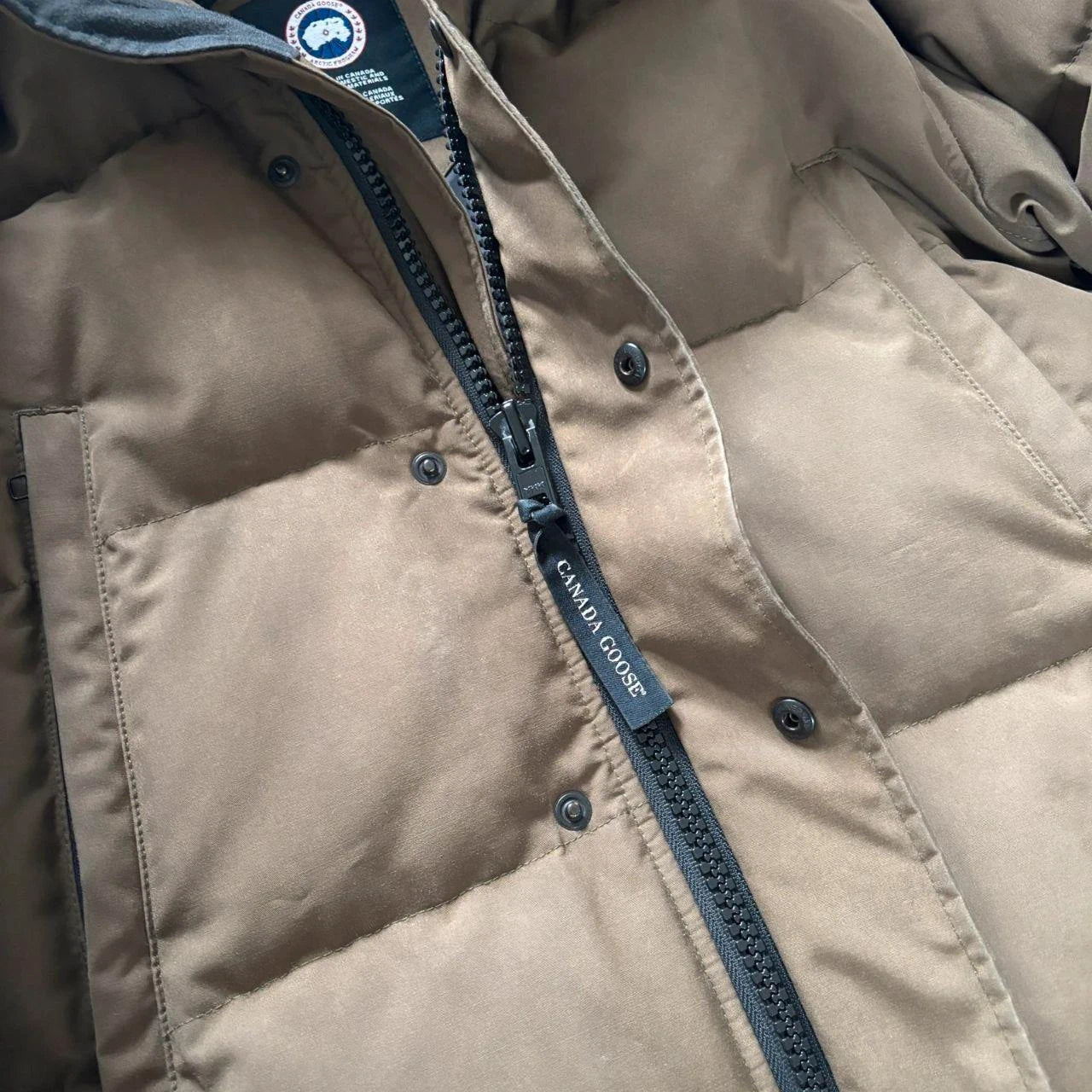 Canada Goose mens Wyndham khaki winter parka down coat size medium