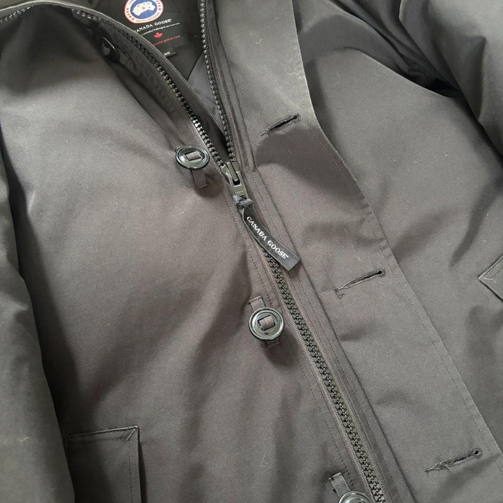 Canada Goose mens black chateau parka down coat size medium