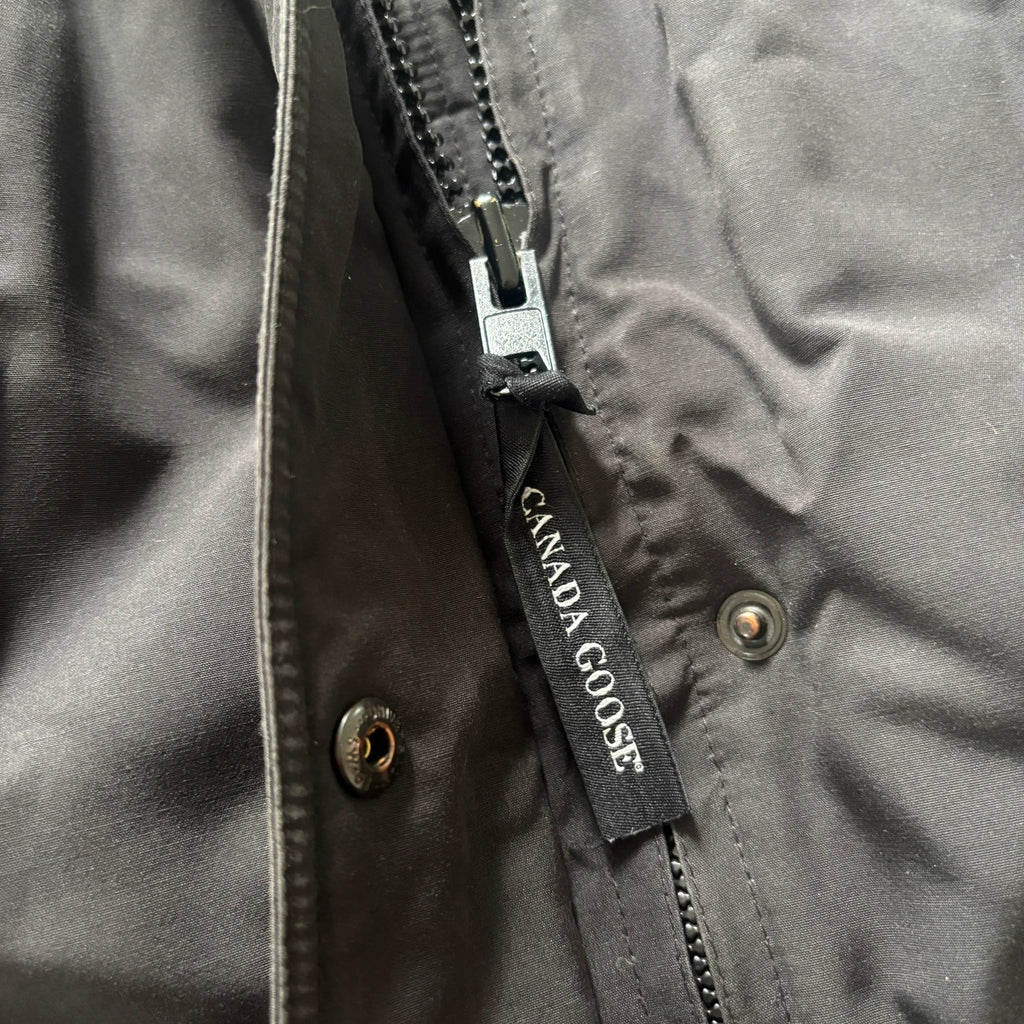 Canada Goose womens black trillium parka down coat size small