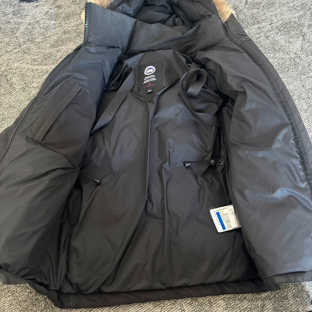 Canada Goose womens black chelsea parka down coat in size xs
