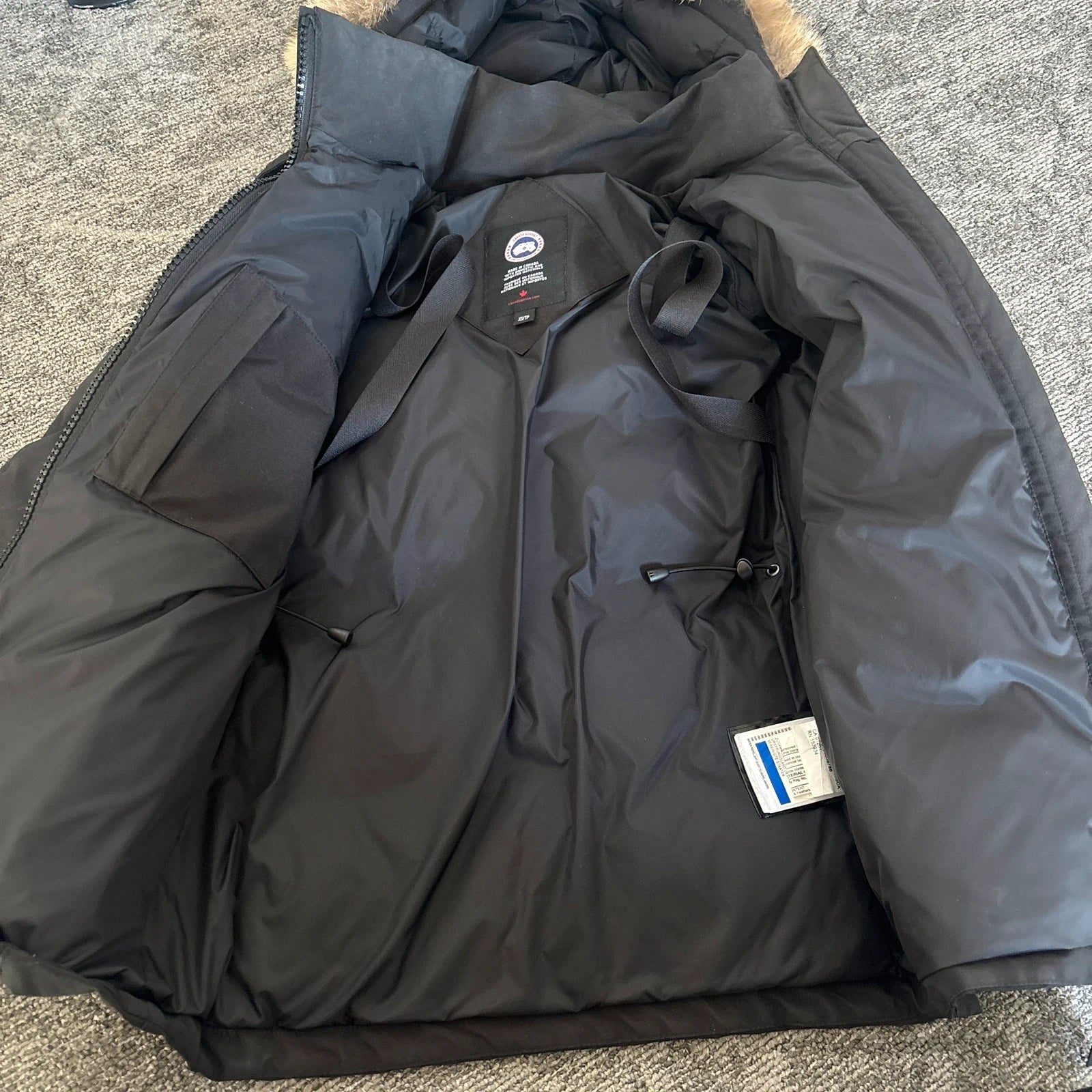 Canada Goose womens black chelsea parka down coat in size xs