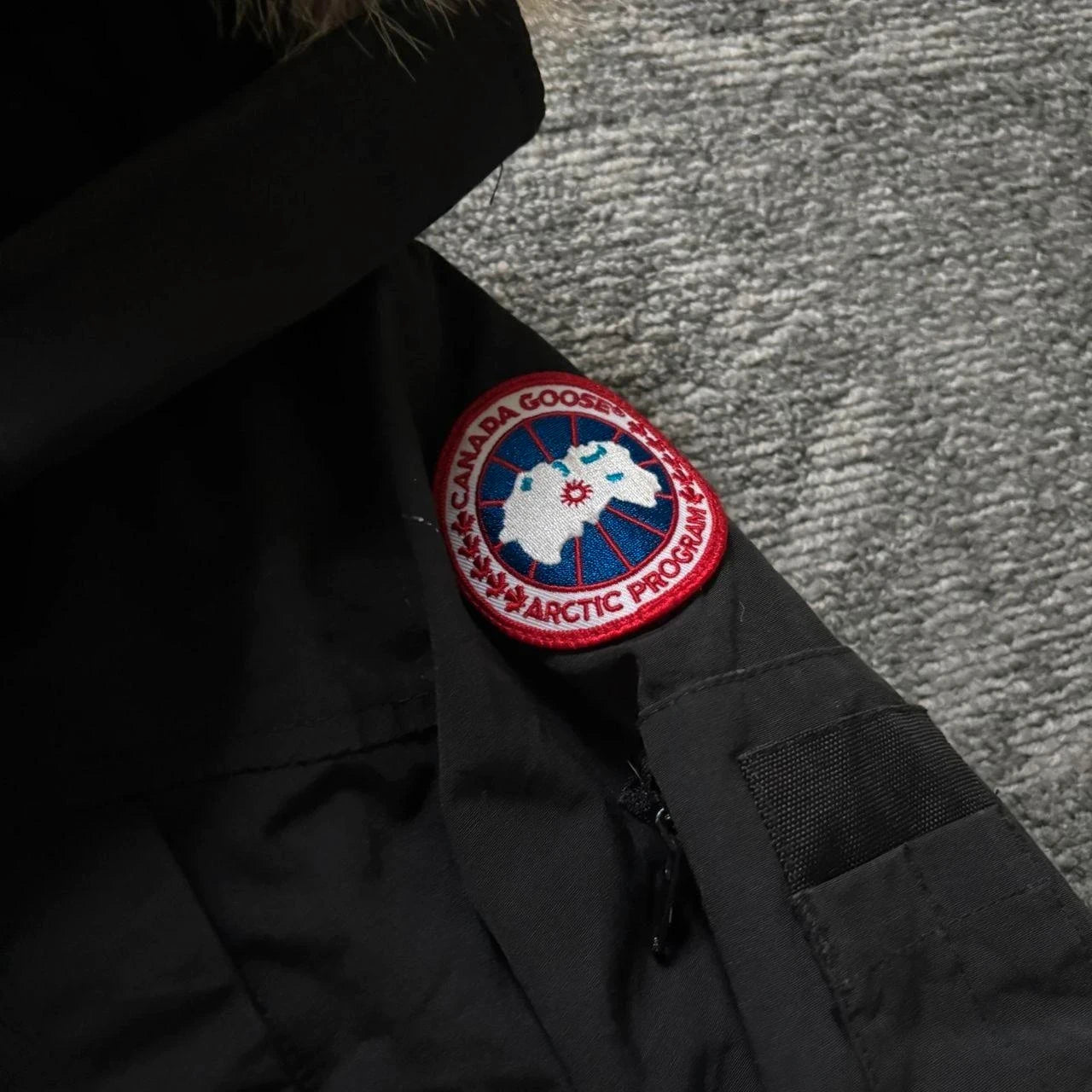 Canada Goose womens black Montebello parka down coat size medium