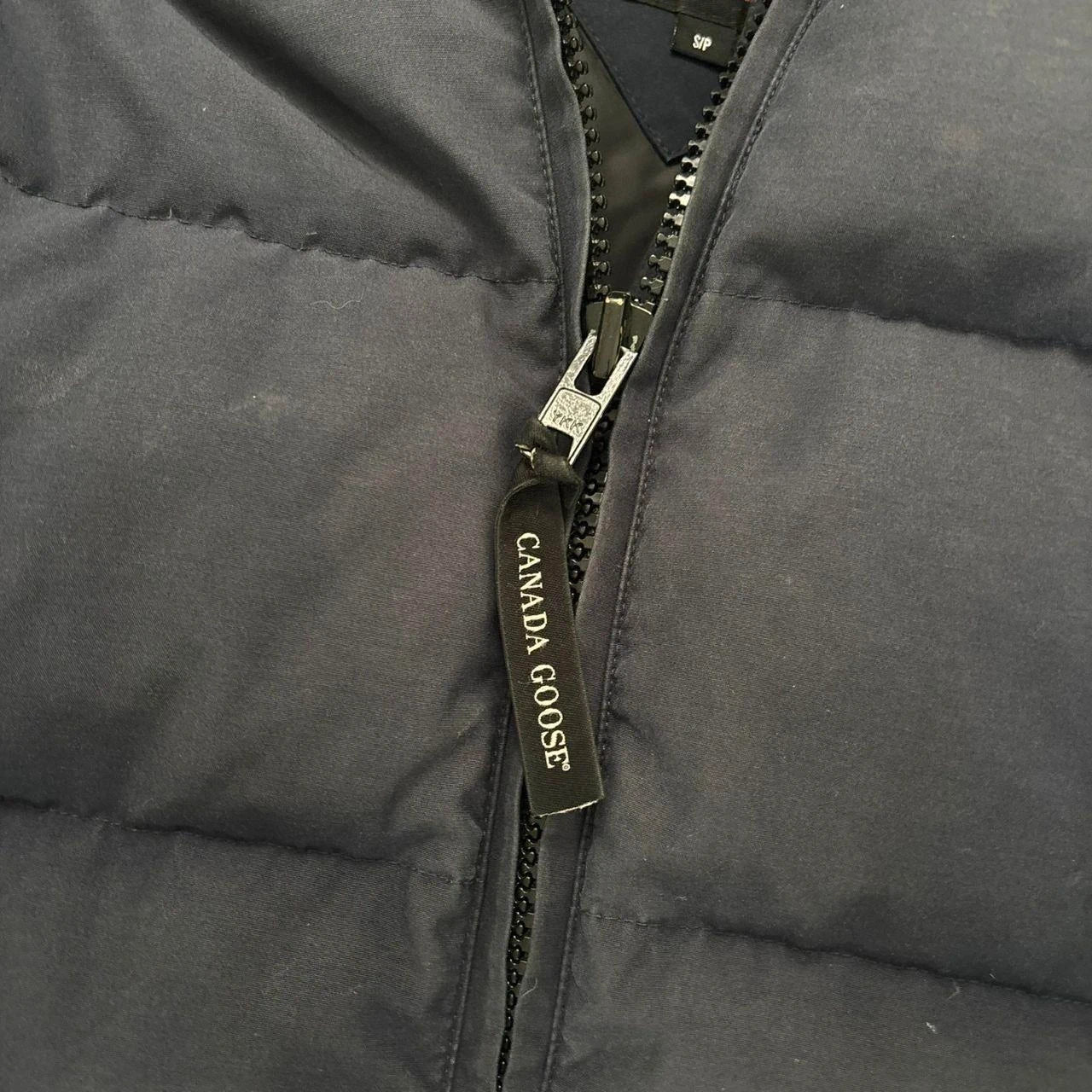 Canada Goose womens navy chelsea parka down coat size small