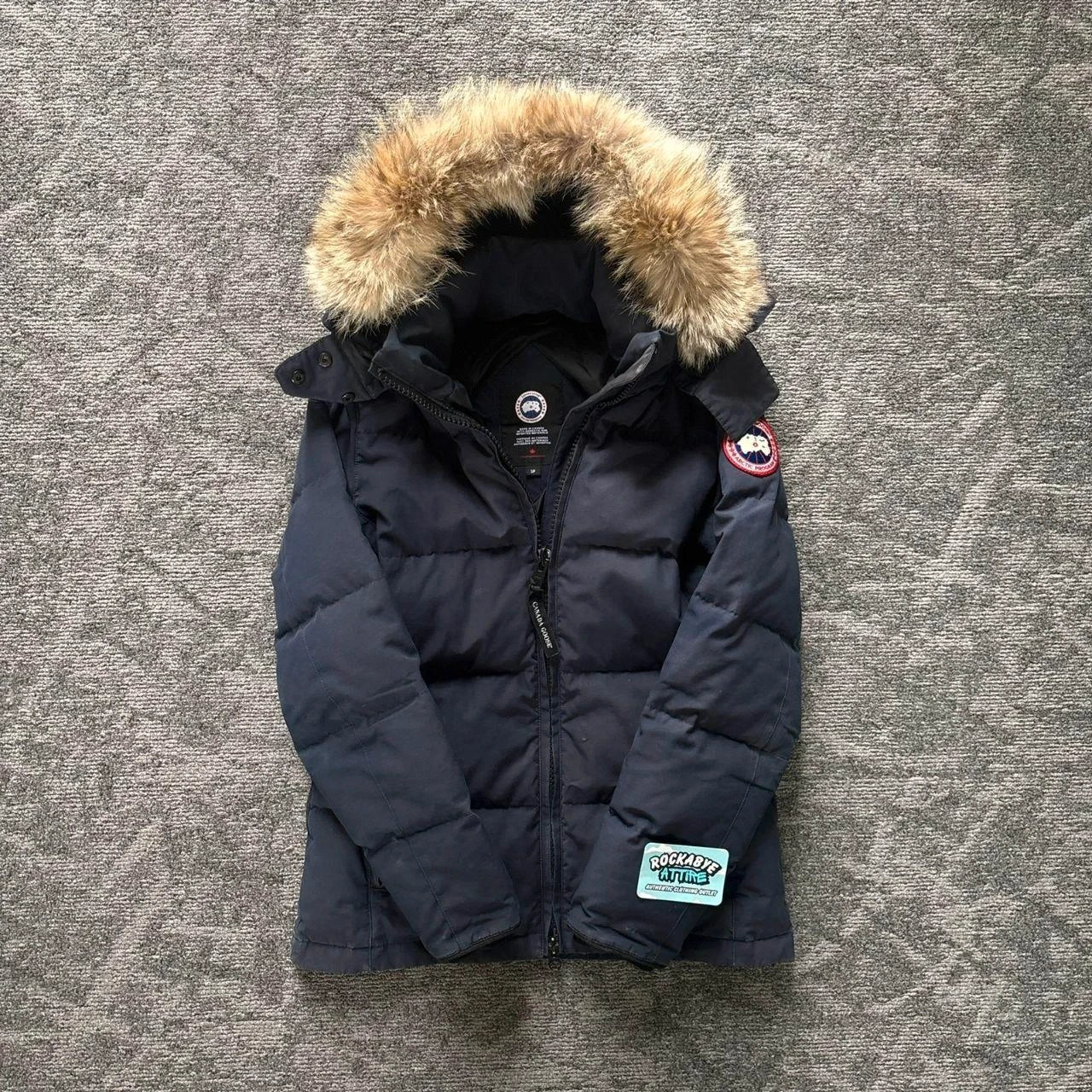 Canada Goose womens navy chelsea parka down coat size small