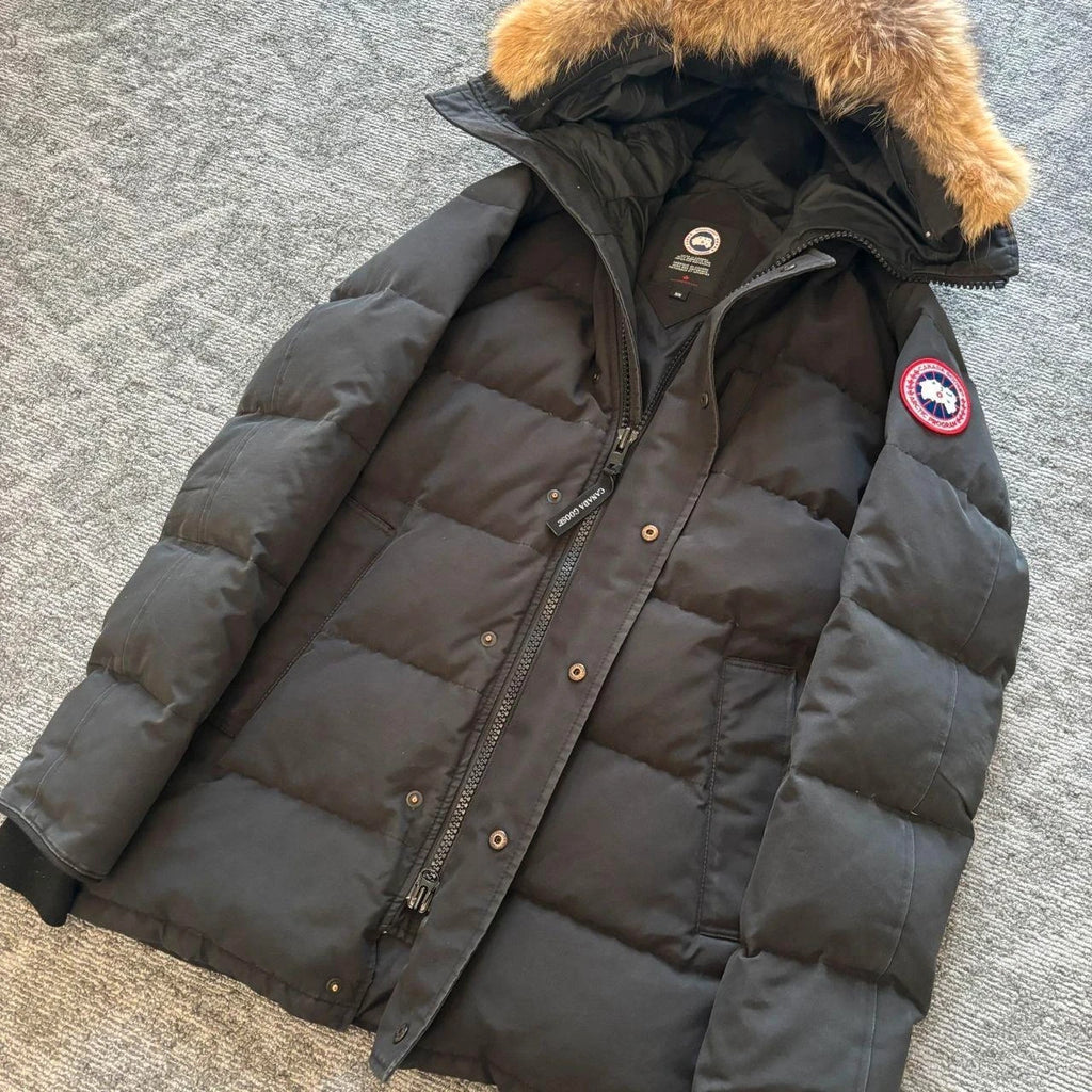 Canada Goose mens black Carson parka down coat size medium