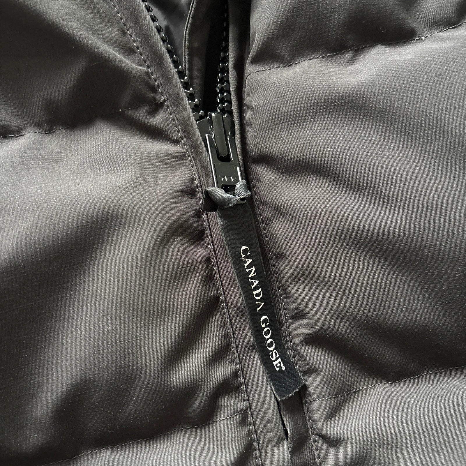 Canada Goose womens black chelsea parka down coat in size xs