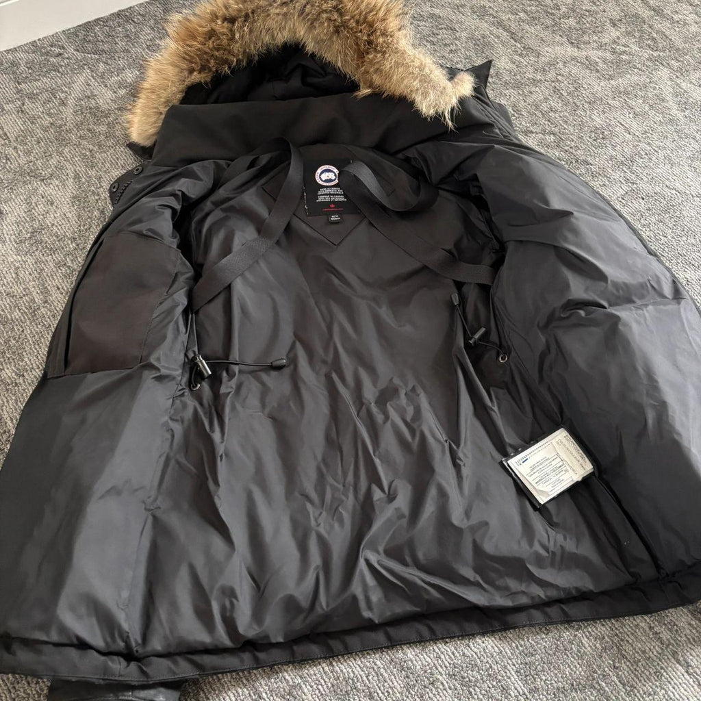 Canada Goose womens black chelsea parka down coat in size xs
