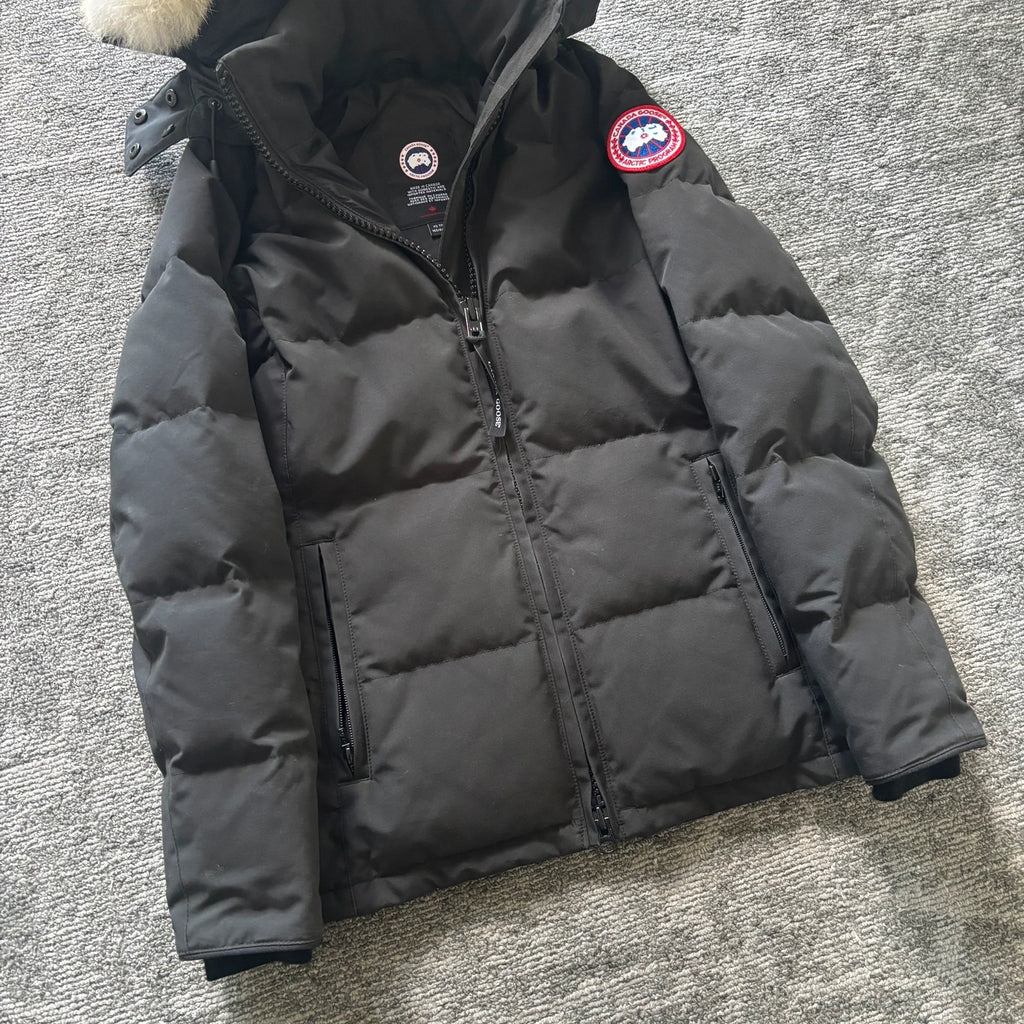 Canada Goose womens black chelsea parka down coat in size xs