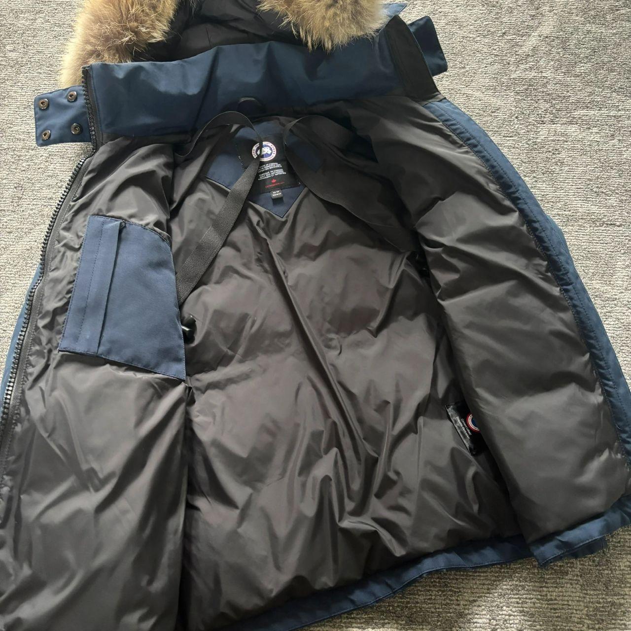 Canada Goose womens navy chelsea parka down coat in size xs