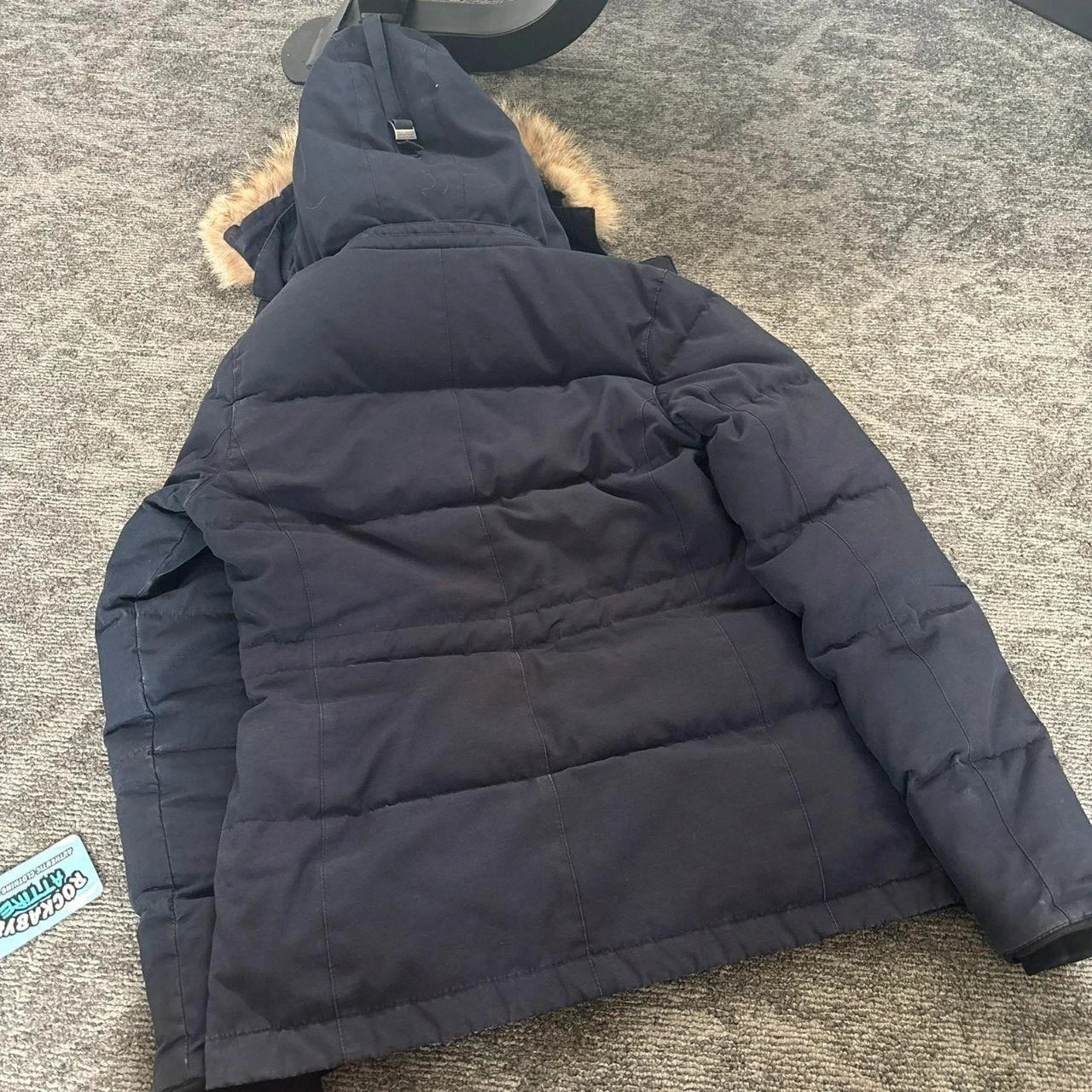 Canada Goose womens navy chelsea parka down coat size small