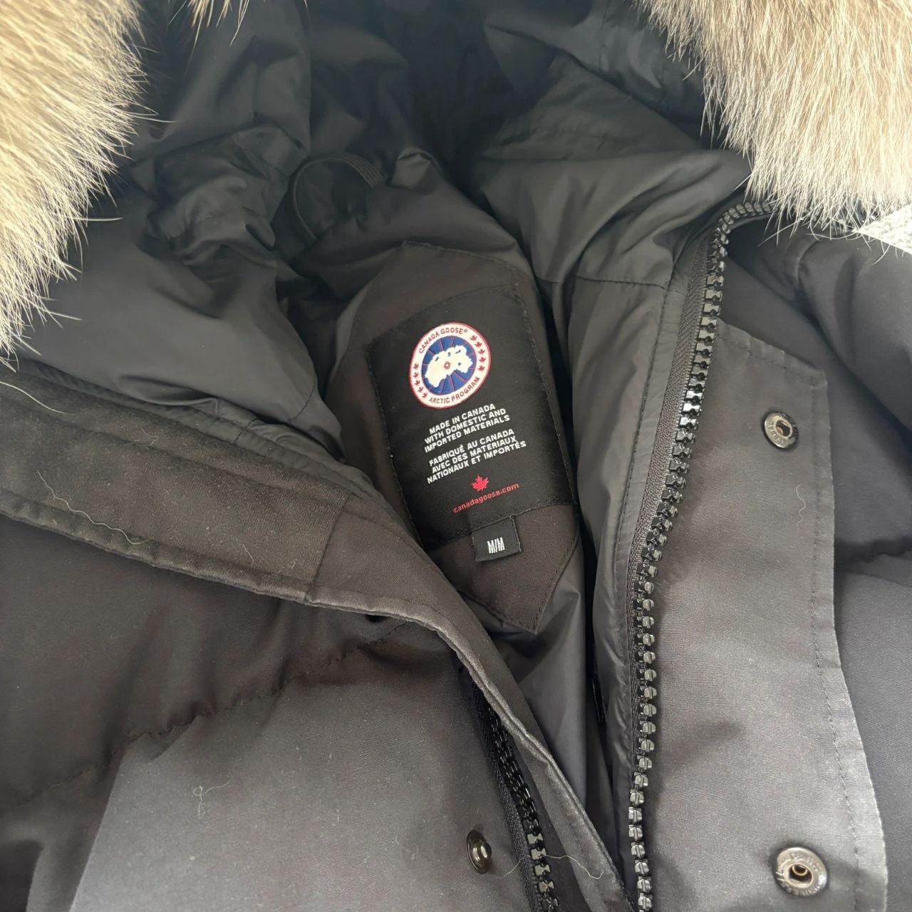 Canada Goose mens black Carson parka down coat size medium