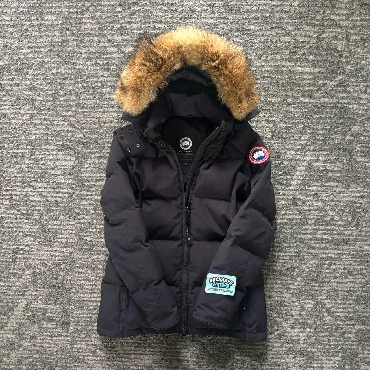 Canada Goose womens navy chelsea parka down coat size medium