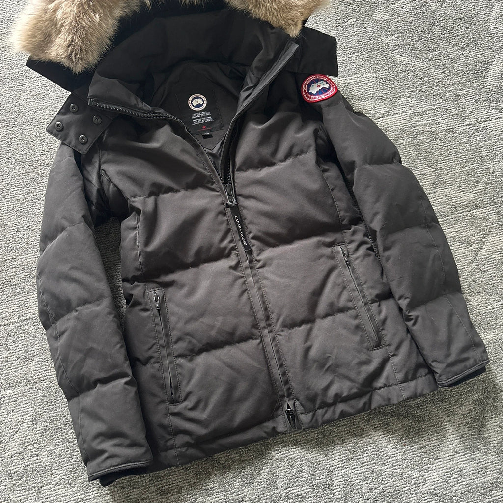 Canada Goose womens black chelsea parka down coat in size xs