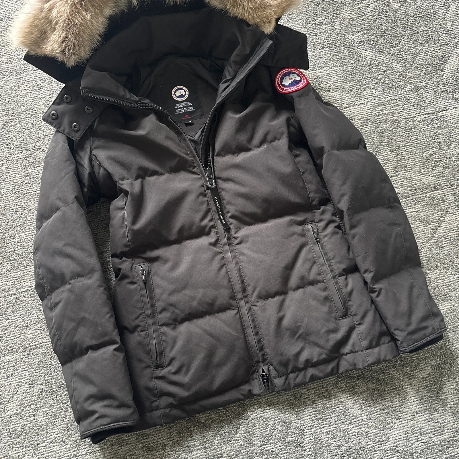 Canada Goose womens black chelsea parka down coat in size xs