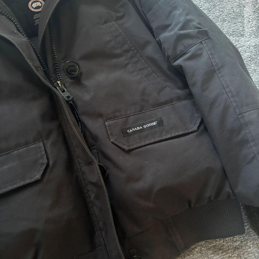 Canada Goose womens Chilliwack black winter parka coat in size large