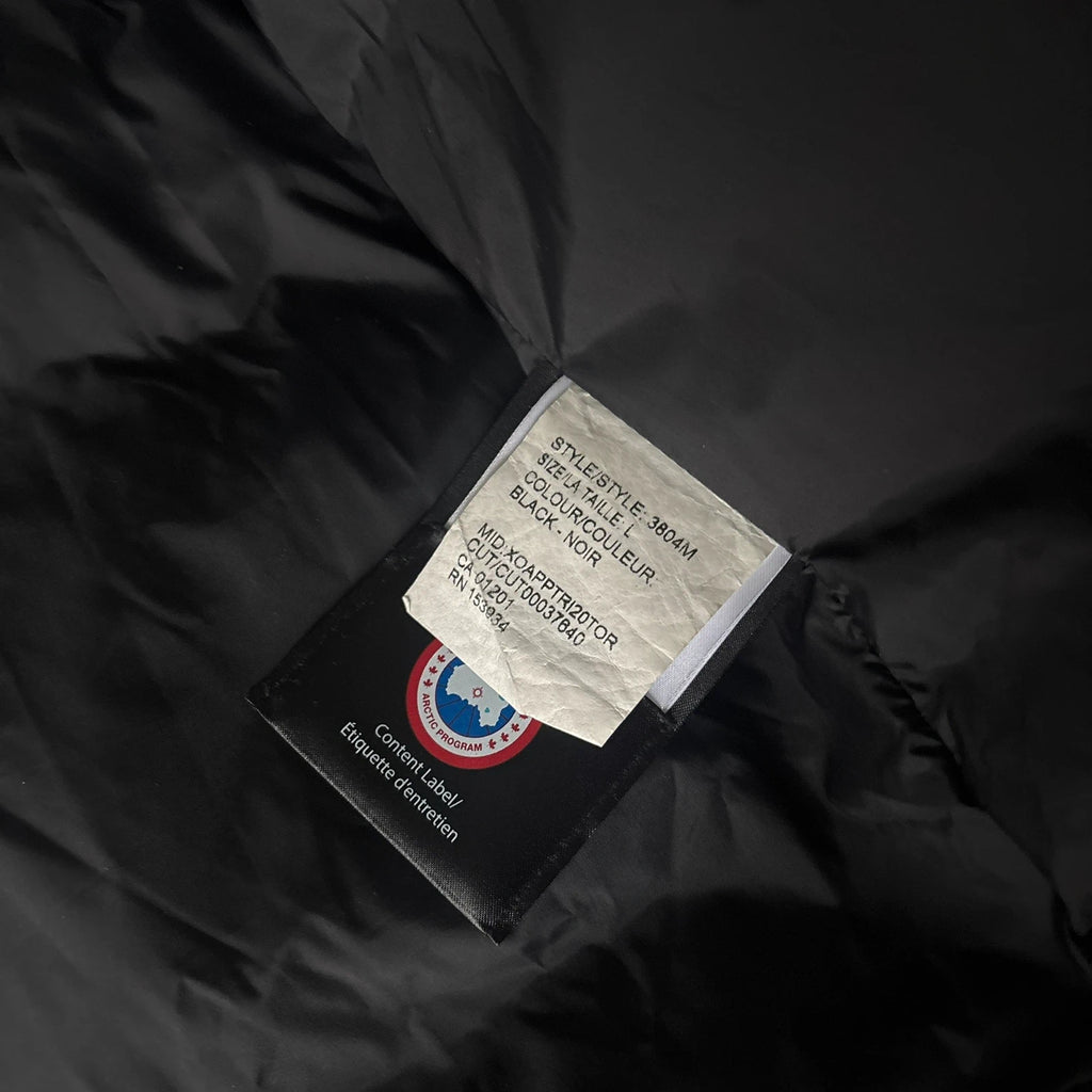 Canada Goose mens macmillan black winter parka down coat in size large