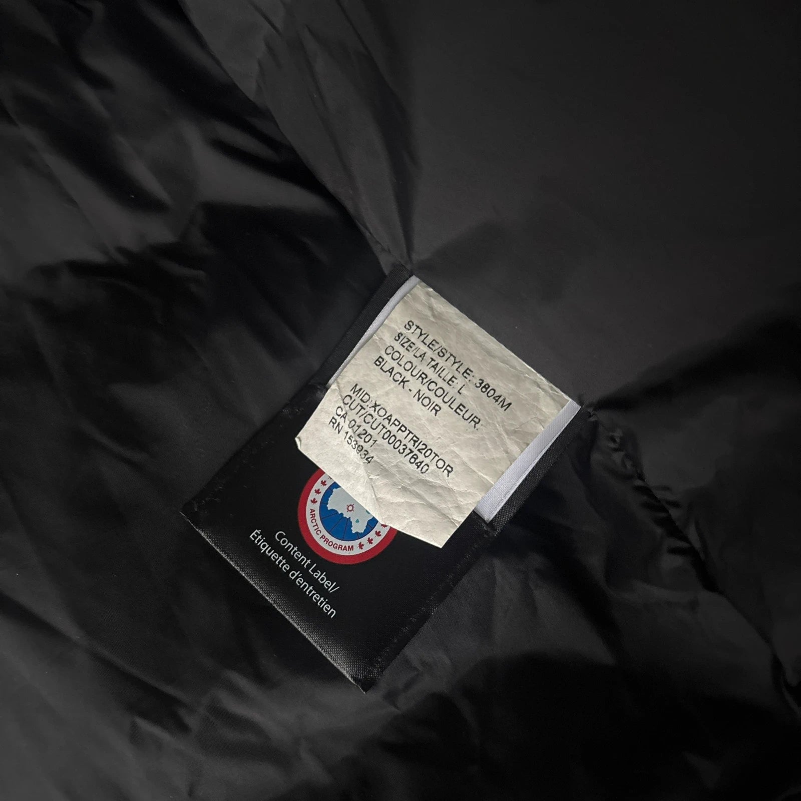Canada Goose mens macmillan black winter parka down coat in size large