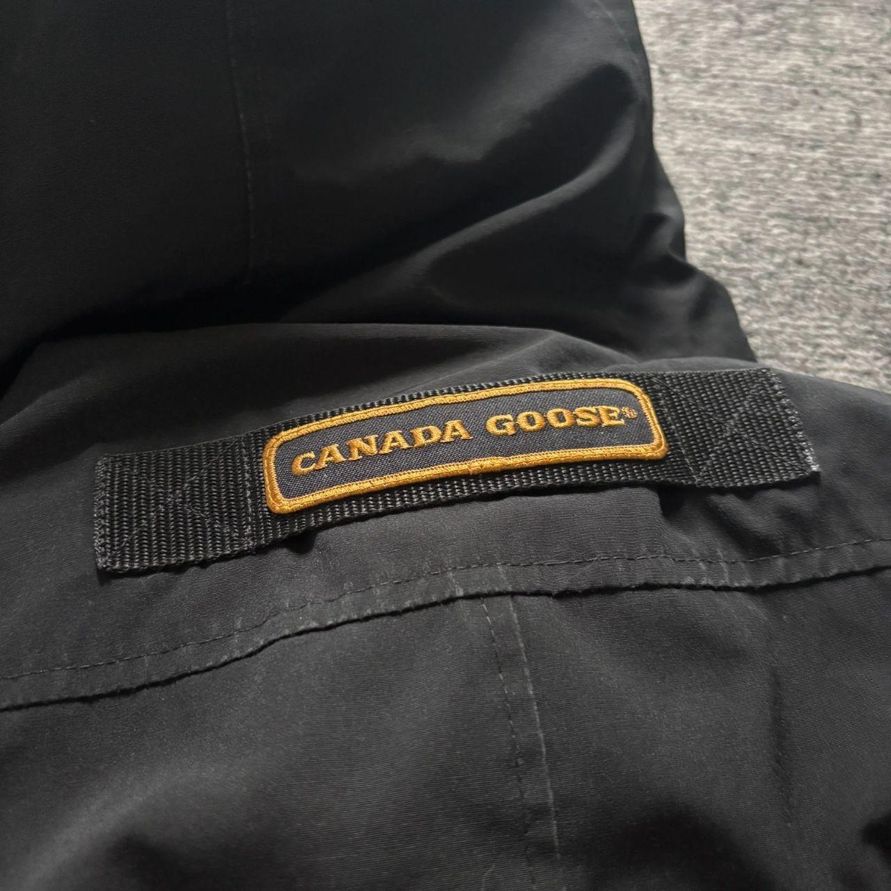 Canada Goose mens black chateau parka down coat size medium