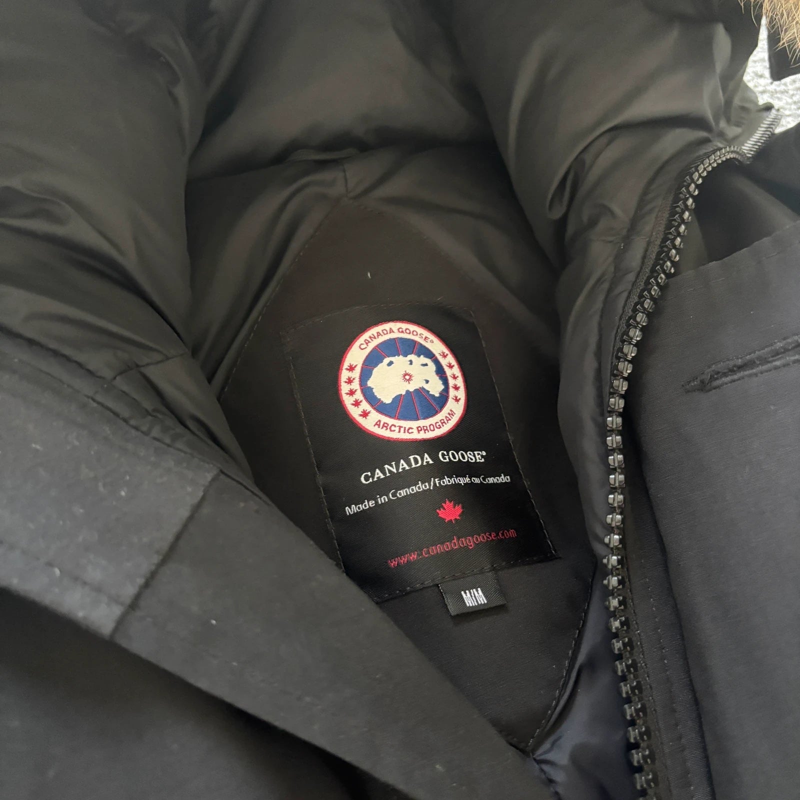Canada Goose mens black chateau parka down coat size medium