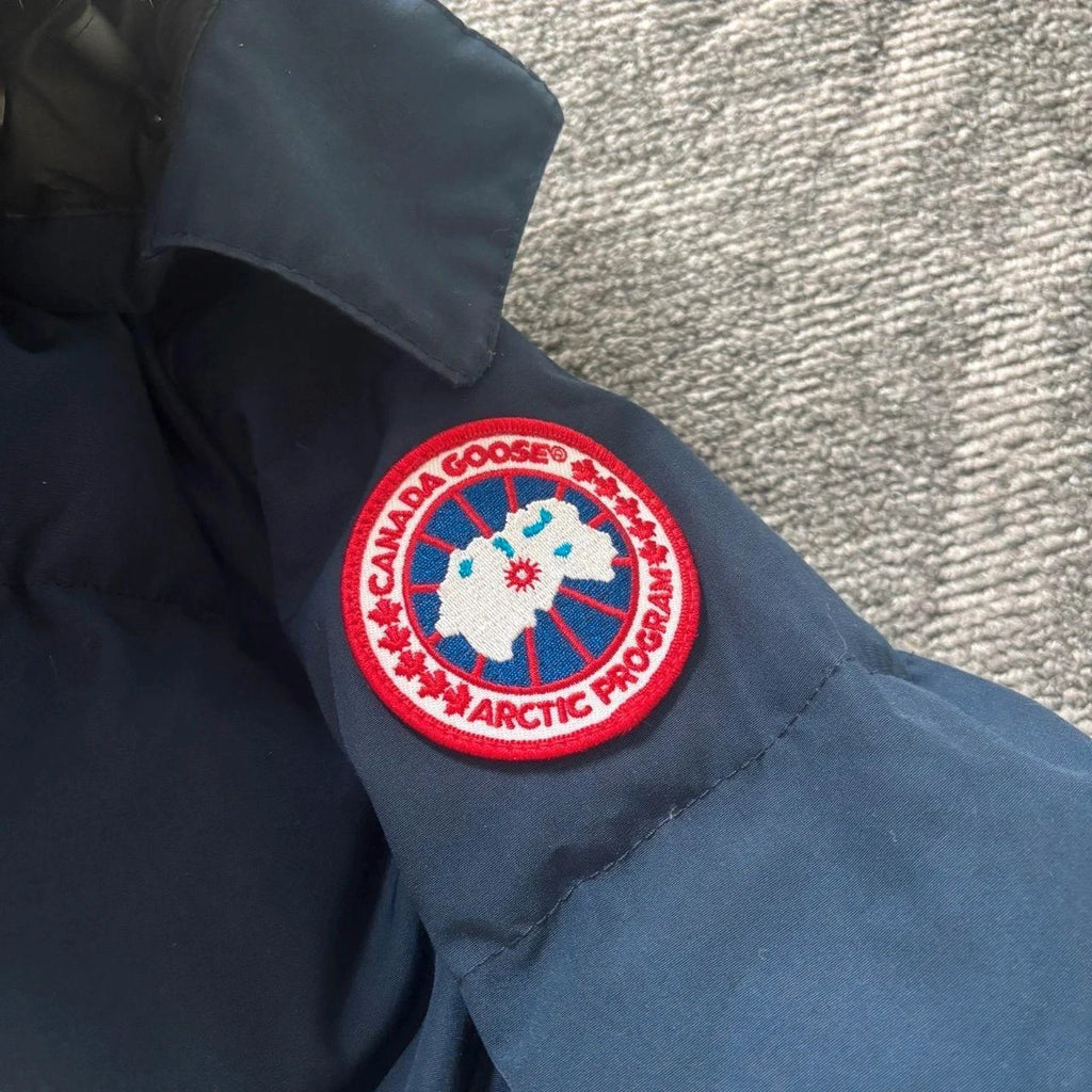 Canada Goose womens navy chelsea parka down coat size xs
