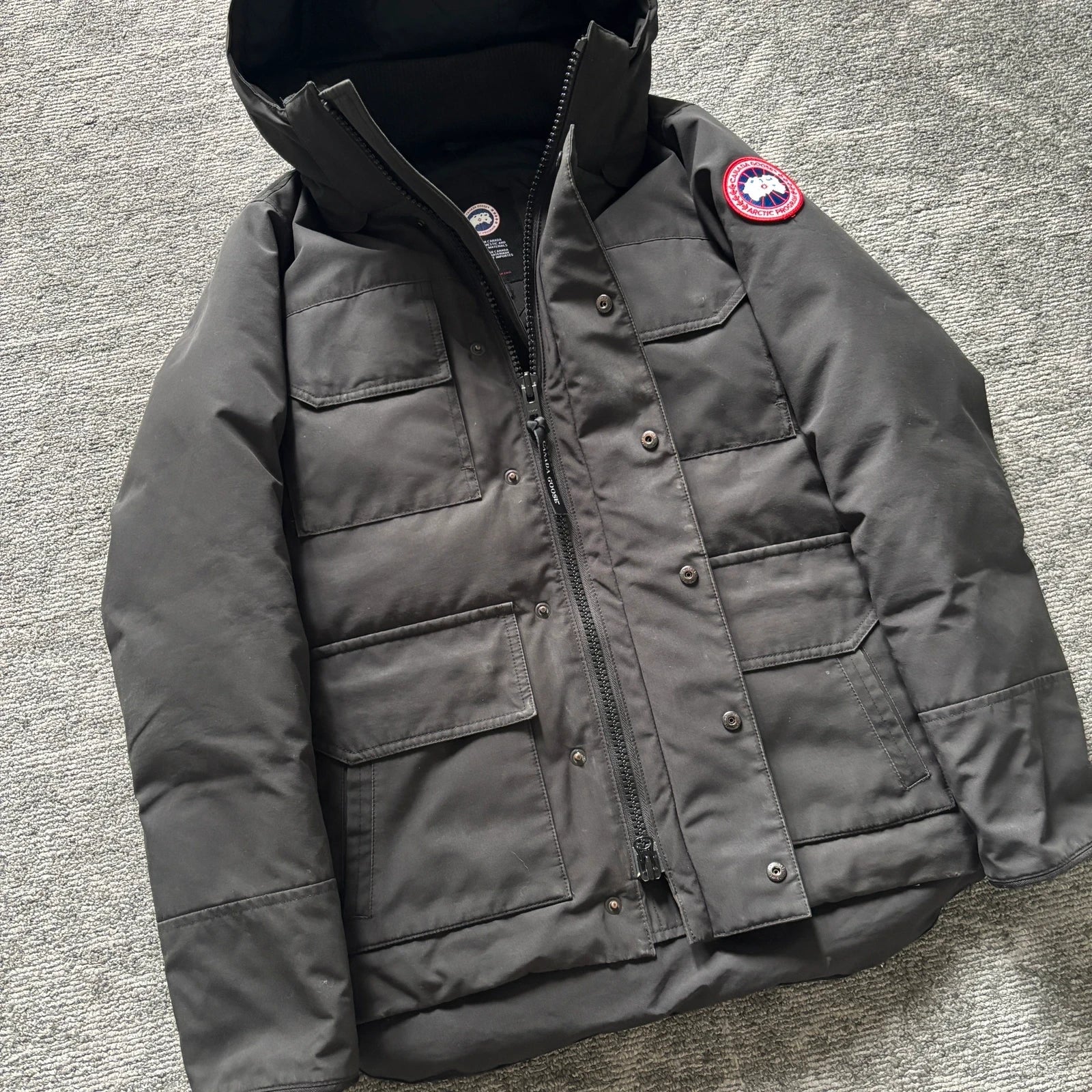 Canada Goose mens maitland black winter parka down coat size medium