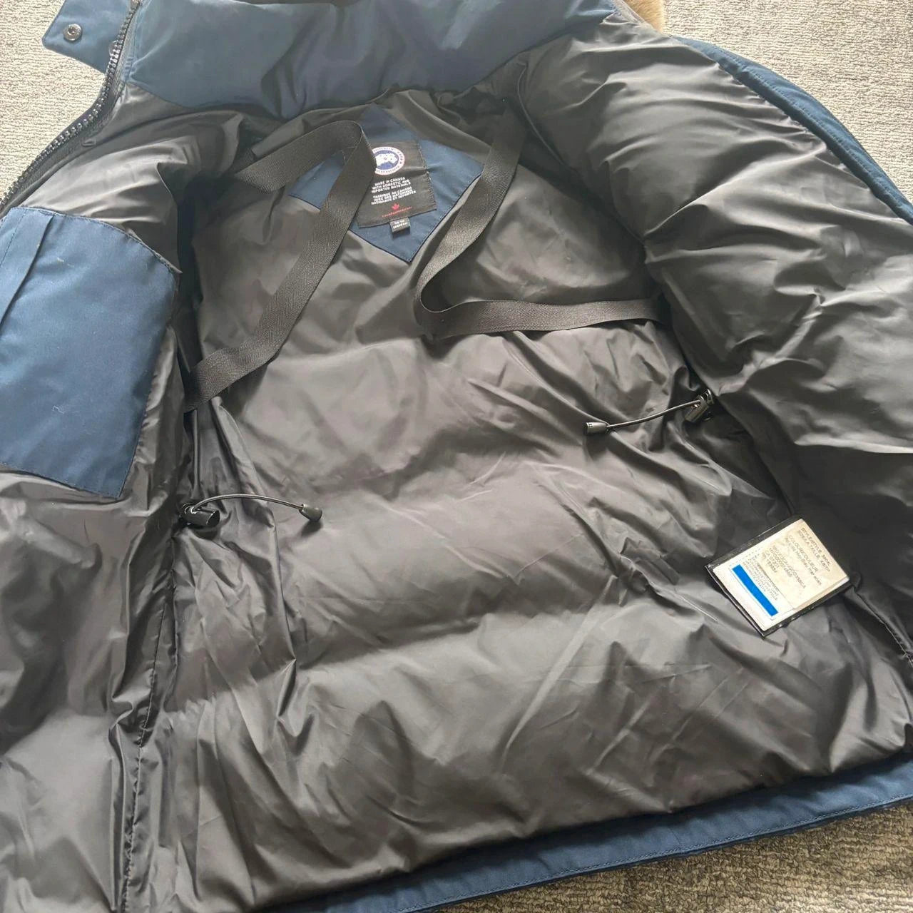 Canada Goose womens navy chelsea parka down coat size xs