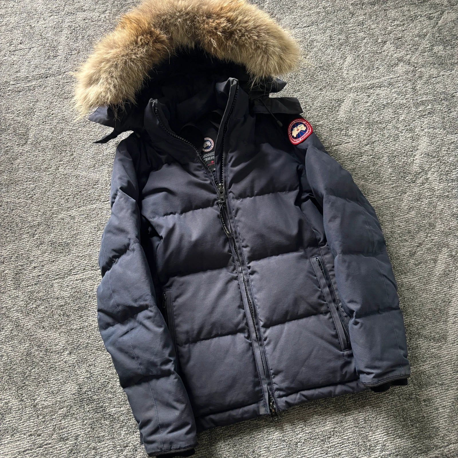 Canada Goose womens navy chelsea parka down coat in size small