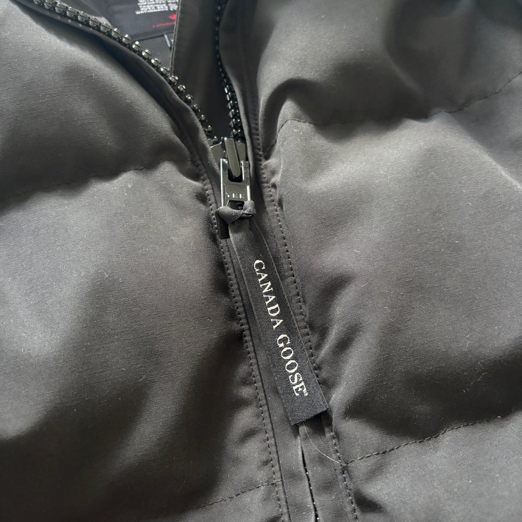Canada Goose womens black chelsea parka down coat in size xs