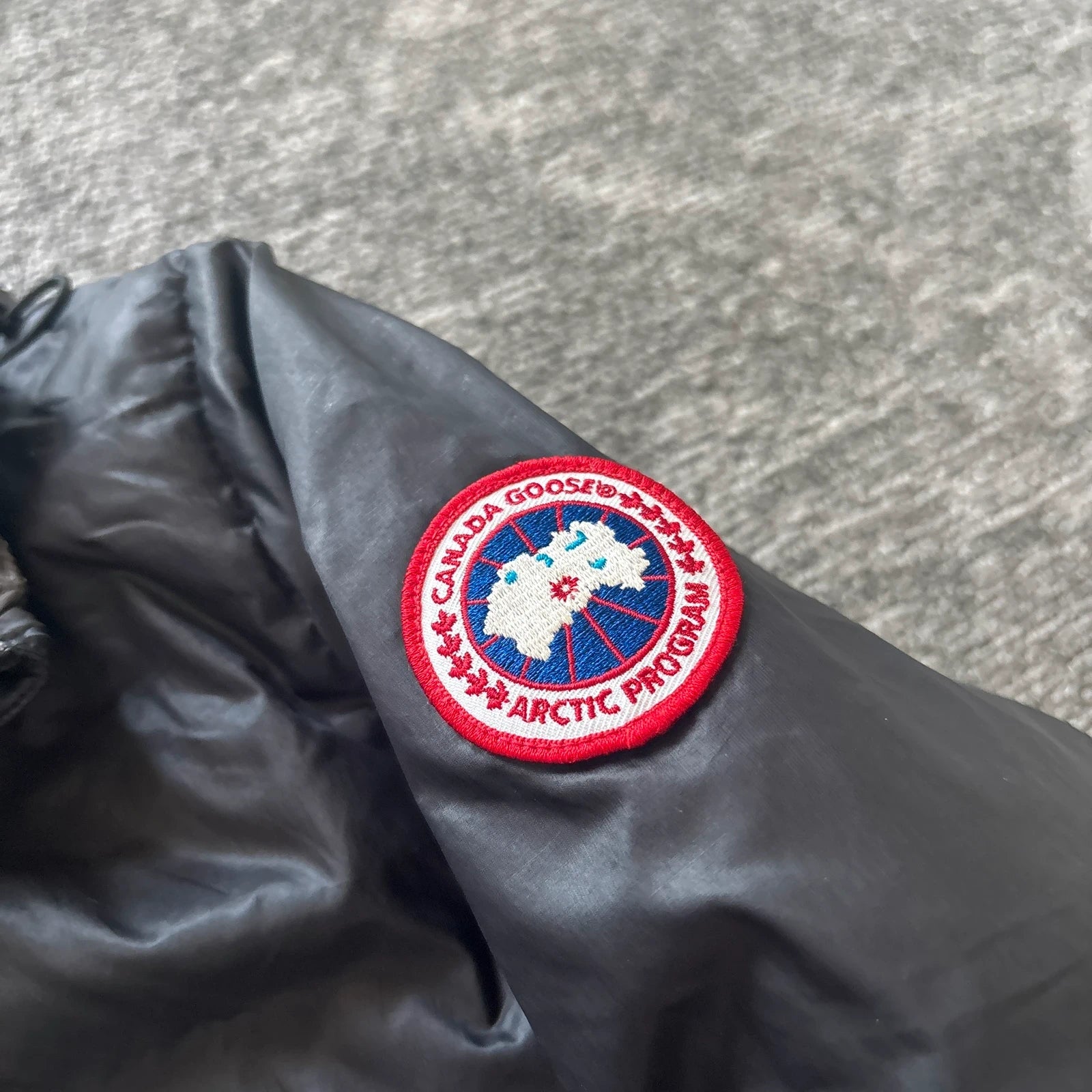 Canada Goose mens black lodge puffer down coat size xl