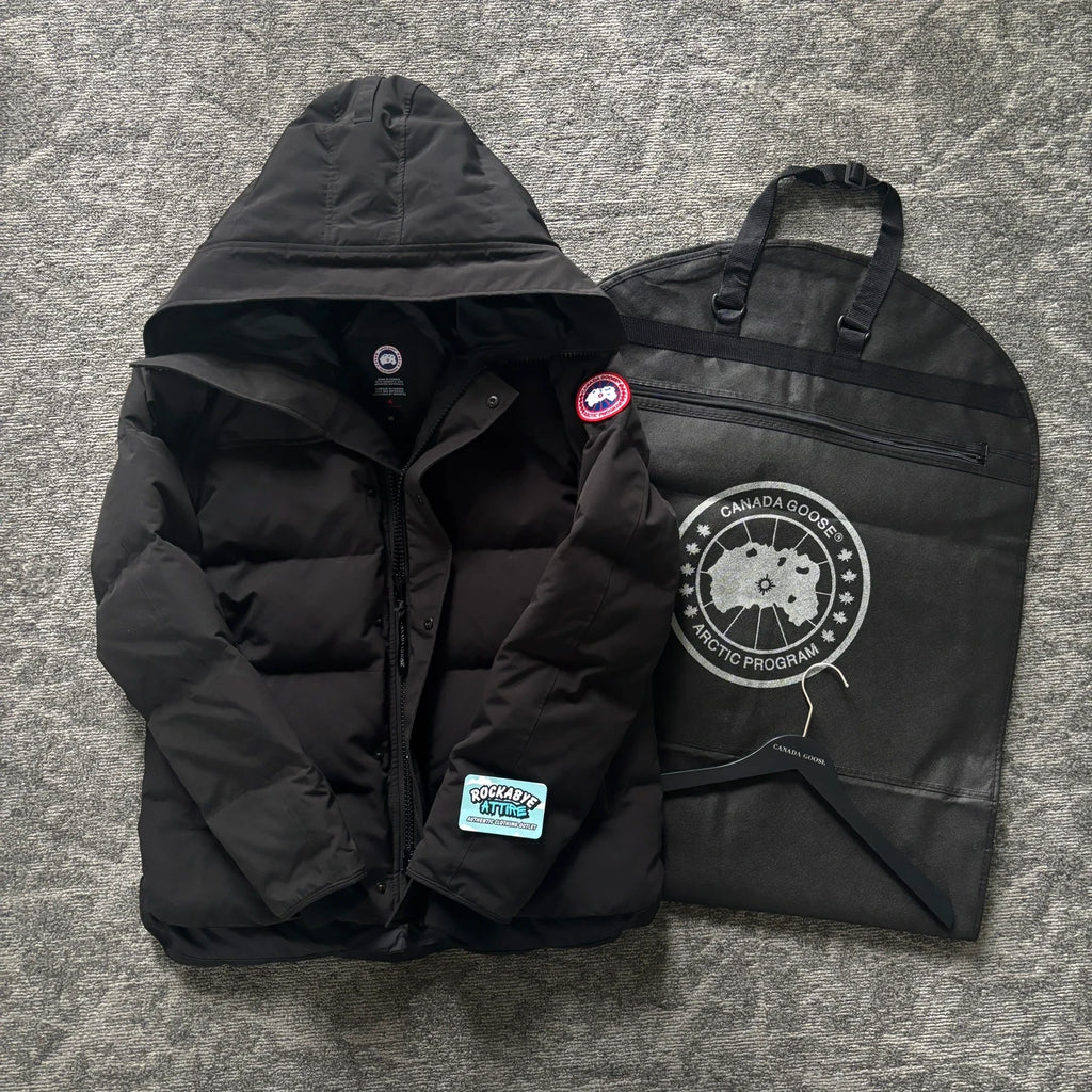 Canada Goose mens macmillan black winter parka down coat in size large