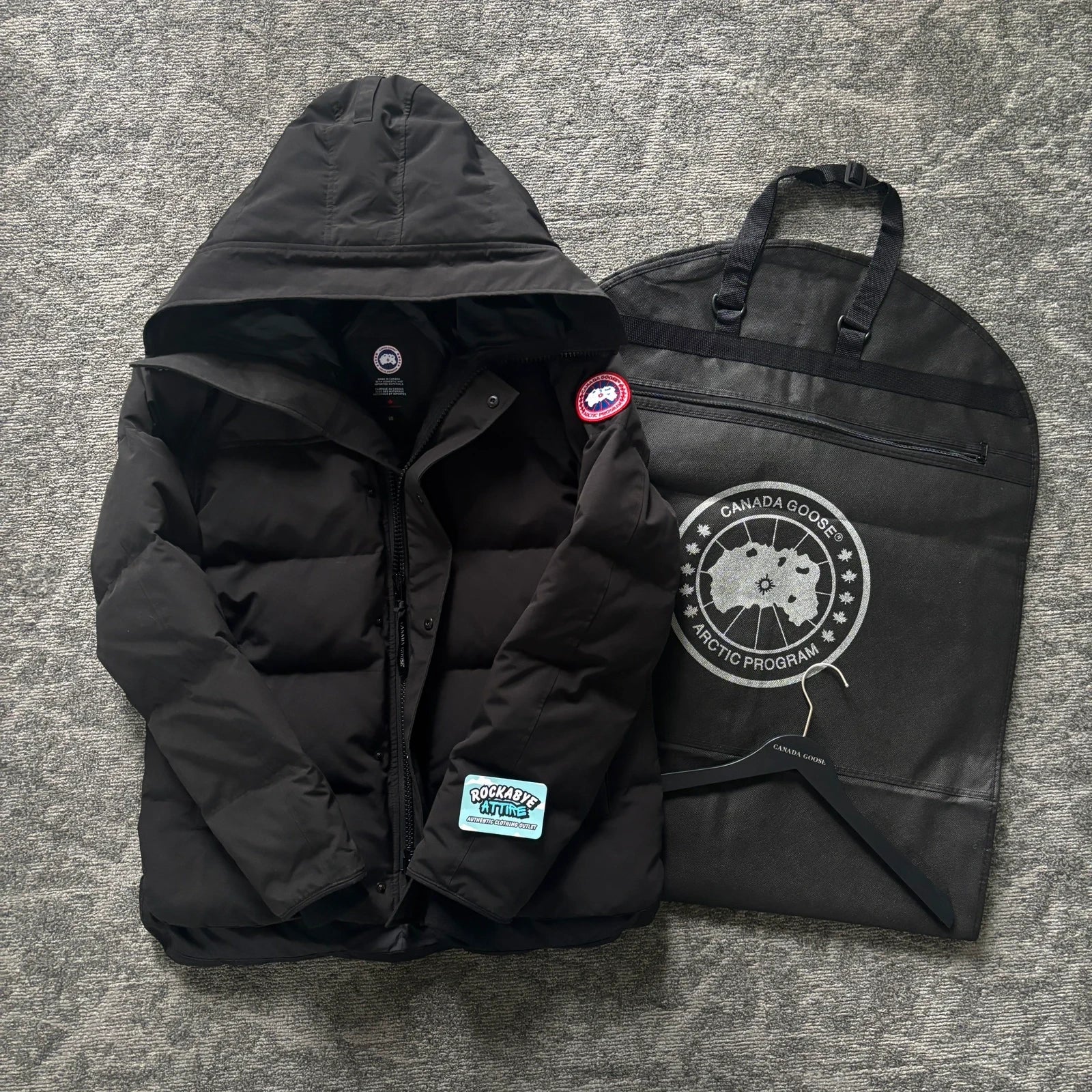 Canada Goose mens macmillan black winter parka down coat in size large