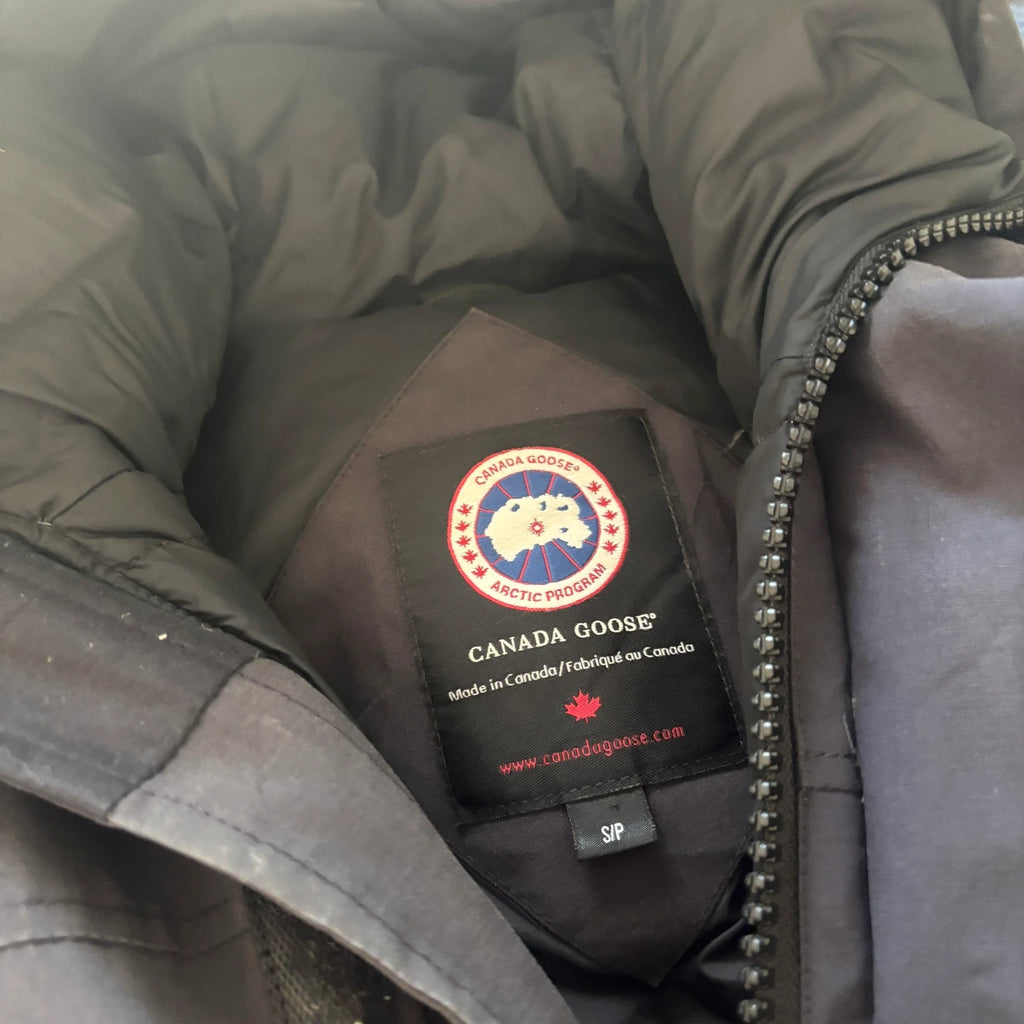 Canada Goose mens navy langford parka down coat in size small