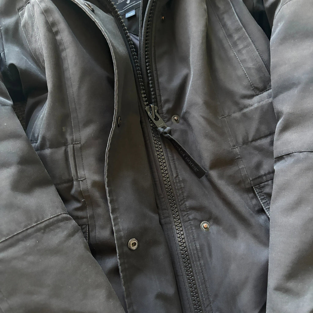 Canada Goose womens kinley black winter parka down coat in size medium