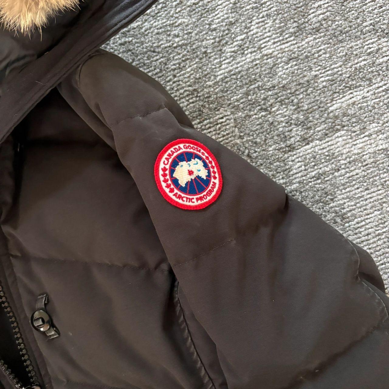 Canada Goose womens black lorette parka down coat size fusion medium
