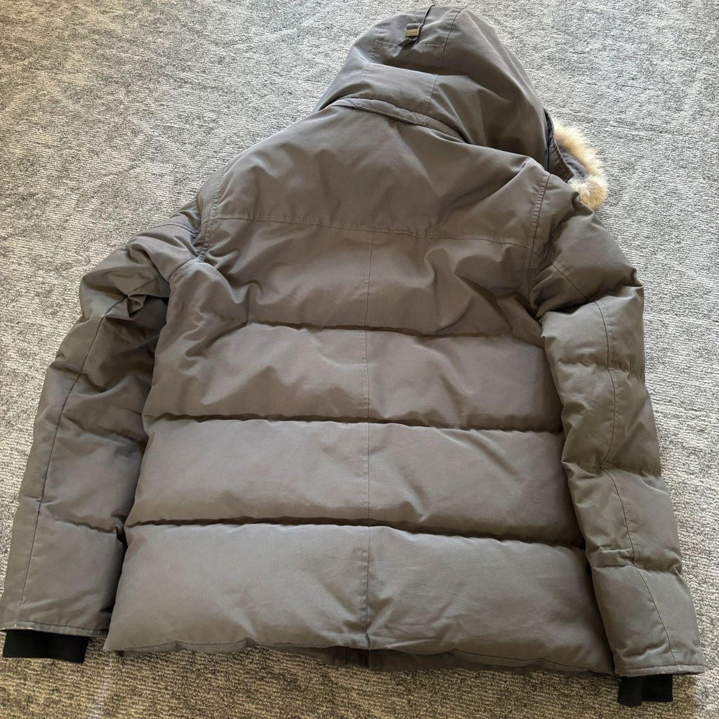 Canada Goose mens Wyndham grey winter parka down coat size large