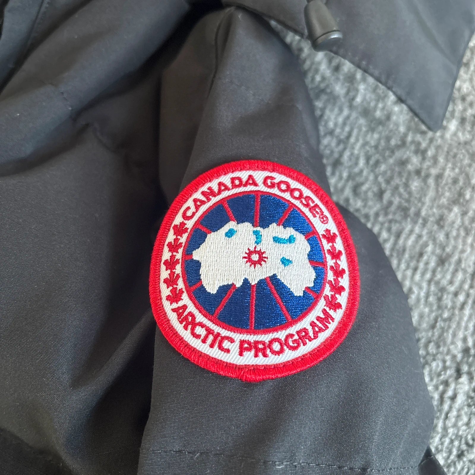 Canada Goose womens black chelsea parka down coat in size xs