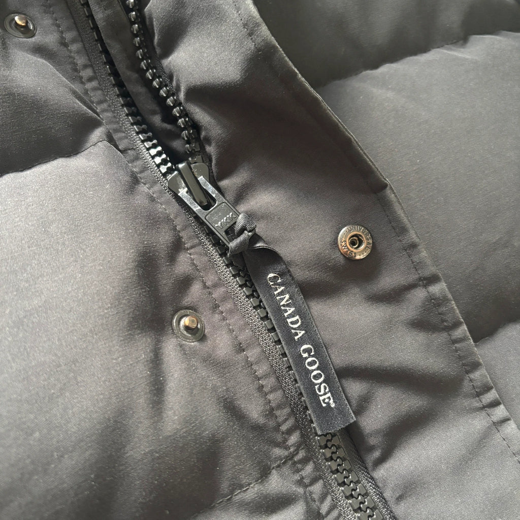 Canada Goose mens macmillan black winter parka down coat in size medium
