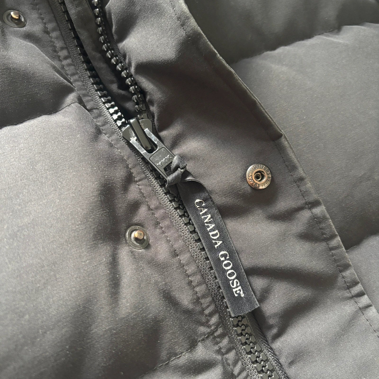 Canada Goose mens macmillan black winter parka down coat in size medium