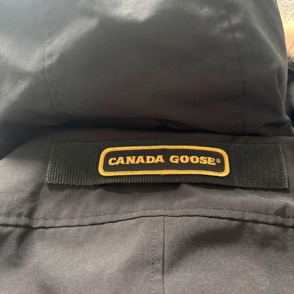 Canada Goose mens black chateau parka down coat size medium