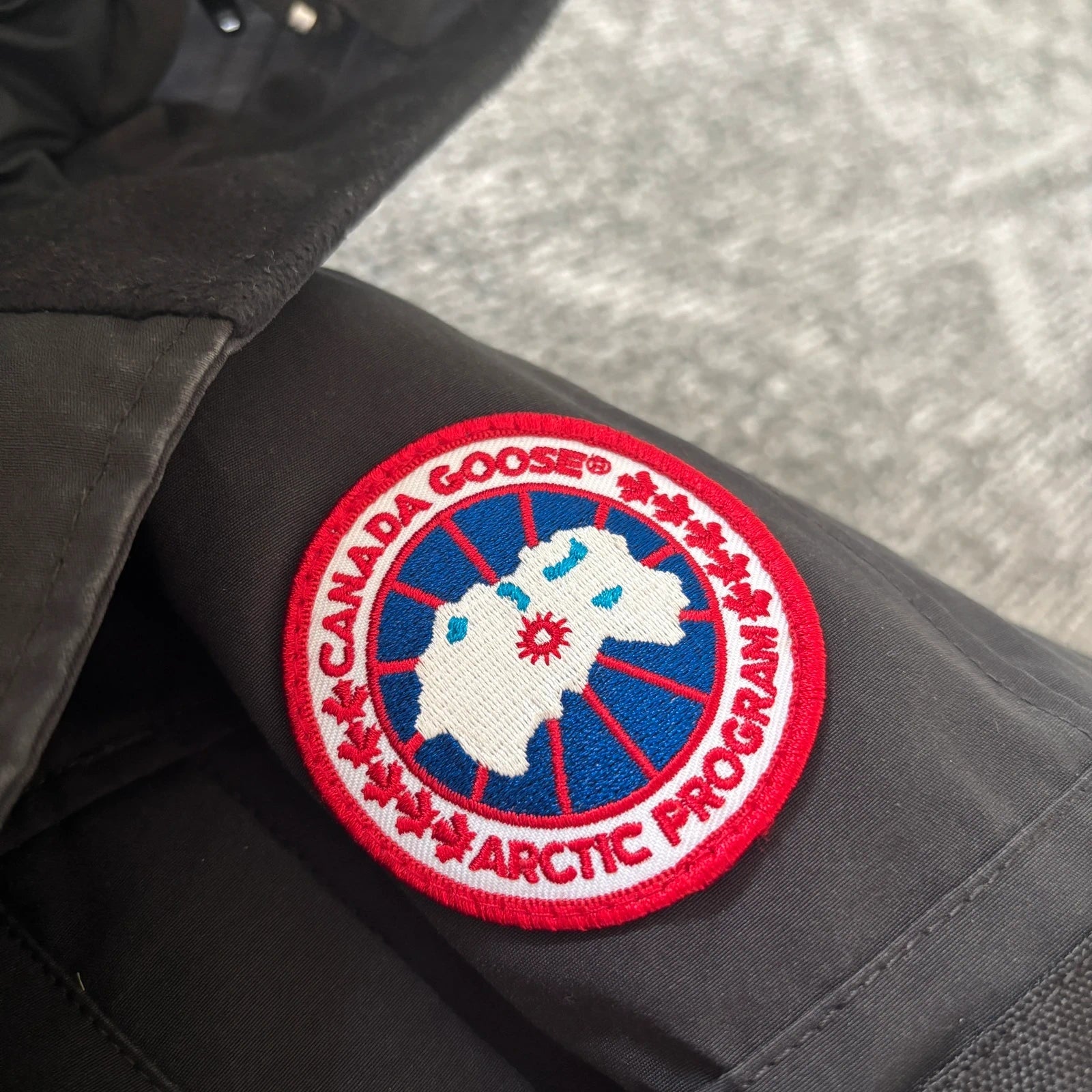 Canada Goose womens black montebello parka down coat size medium