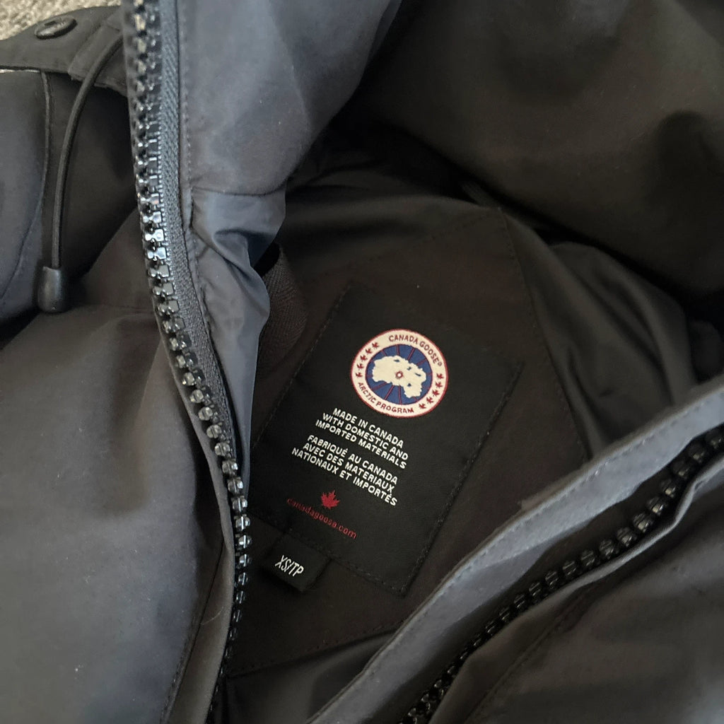 Canada Goose womens black chelsea parka down coat in size xs