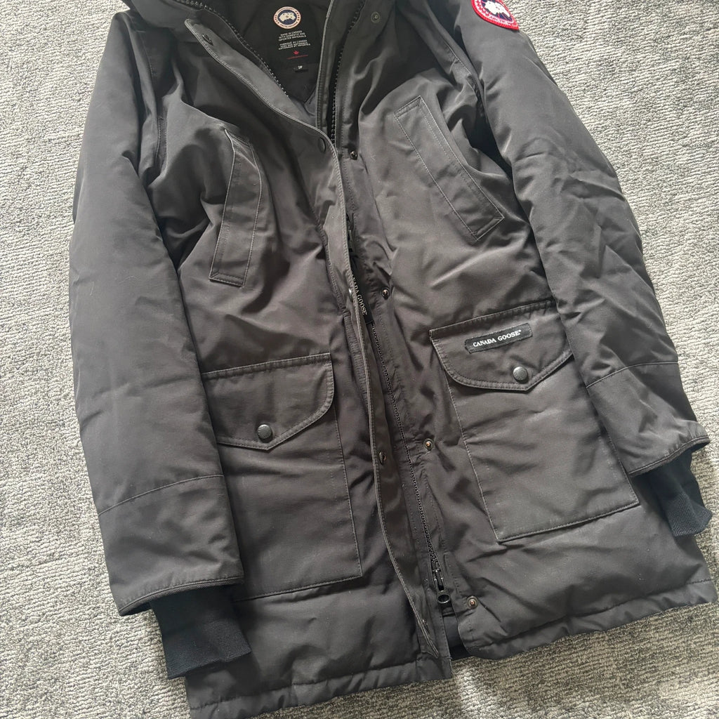 Canada Goose womens black trillium parka down coat size small