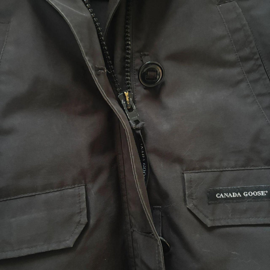 Canada Goose womens Chilliwack black winter parka coat in size large