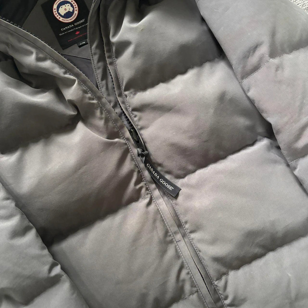 Canada Goose womens chelsea grey winter parka coat in size XL