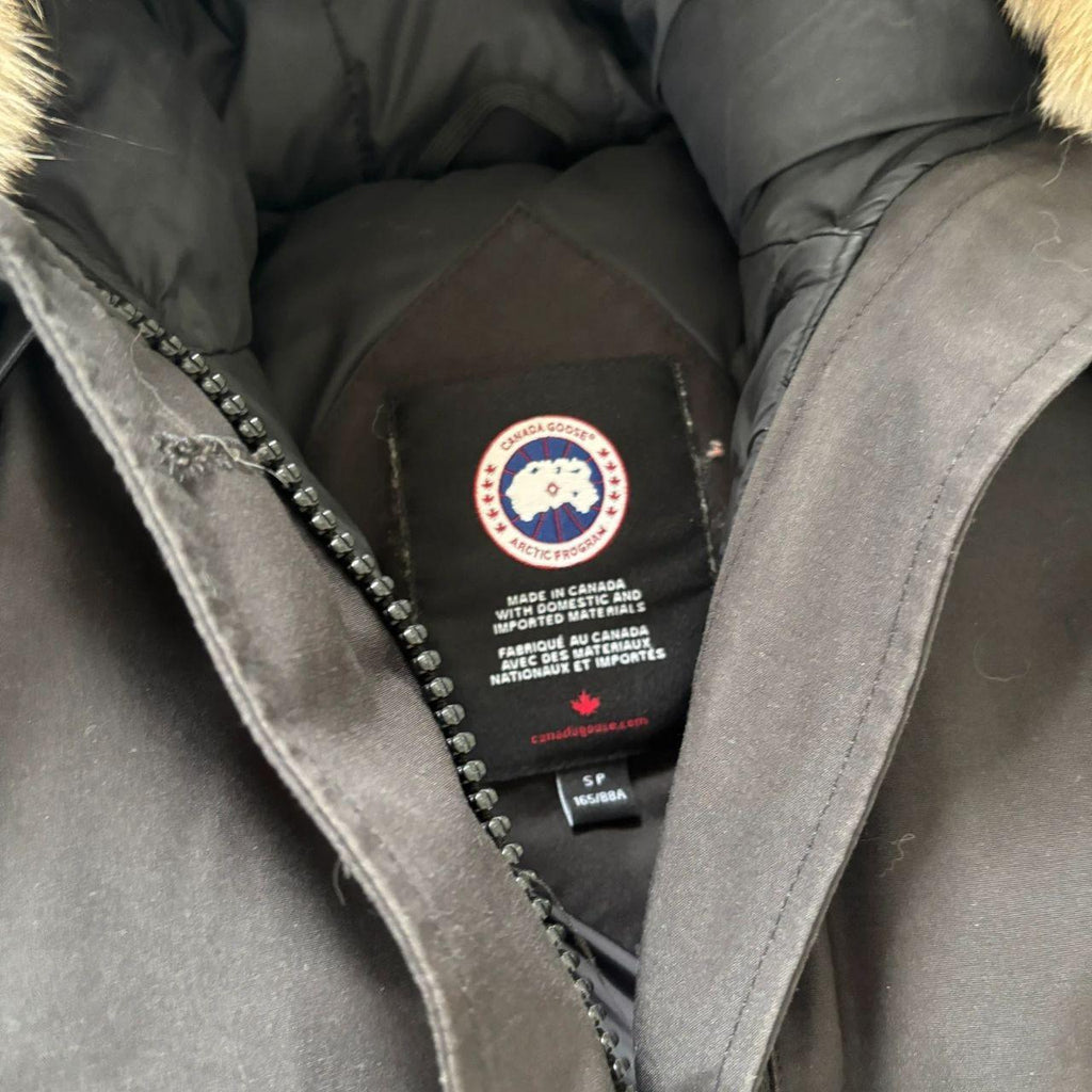 Canada Goose womens black chilliwack parka down coat size small