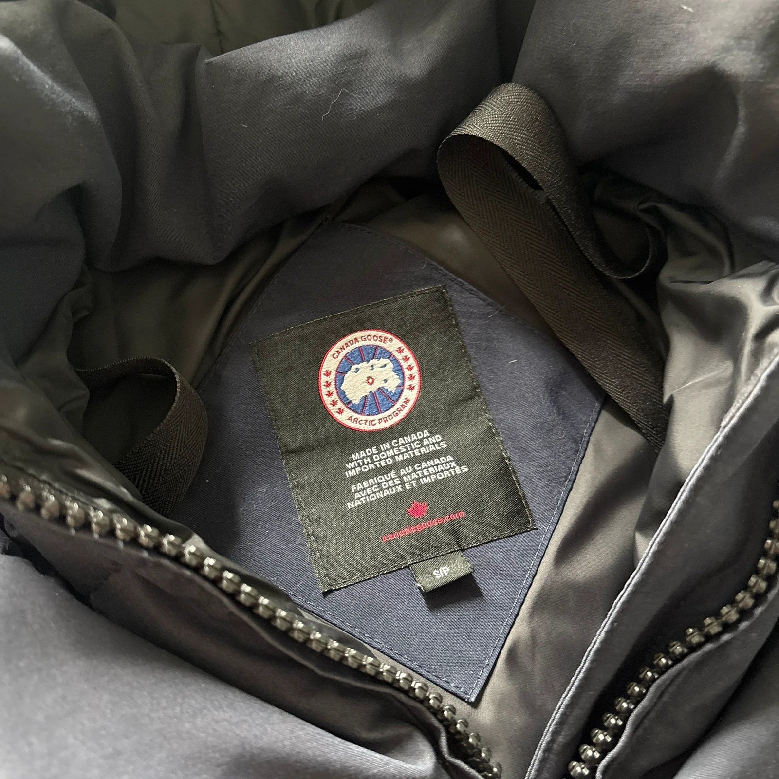 Canada Goose womens navy chelsea parka down coat in size small
