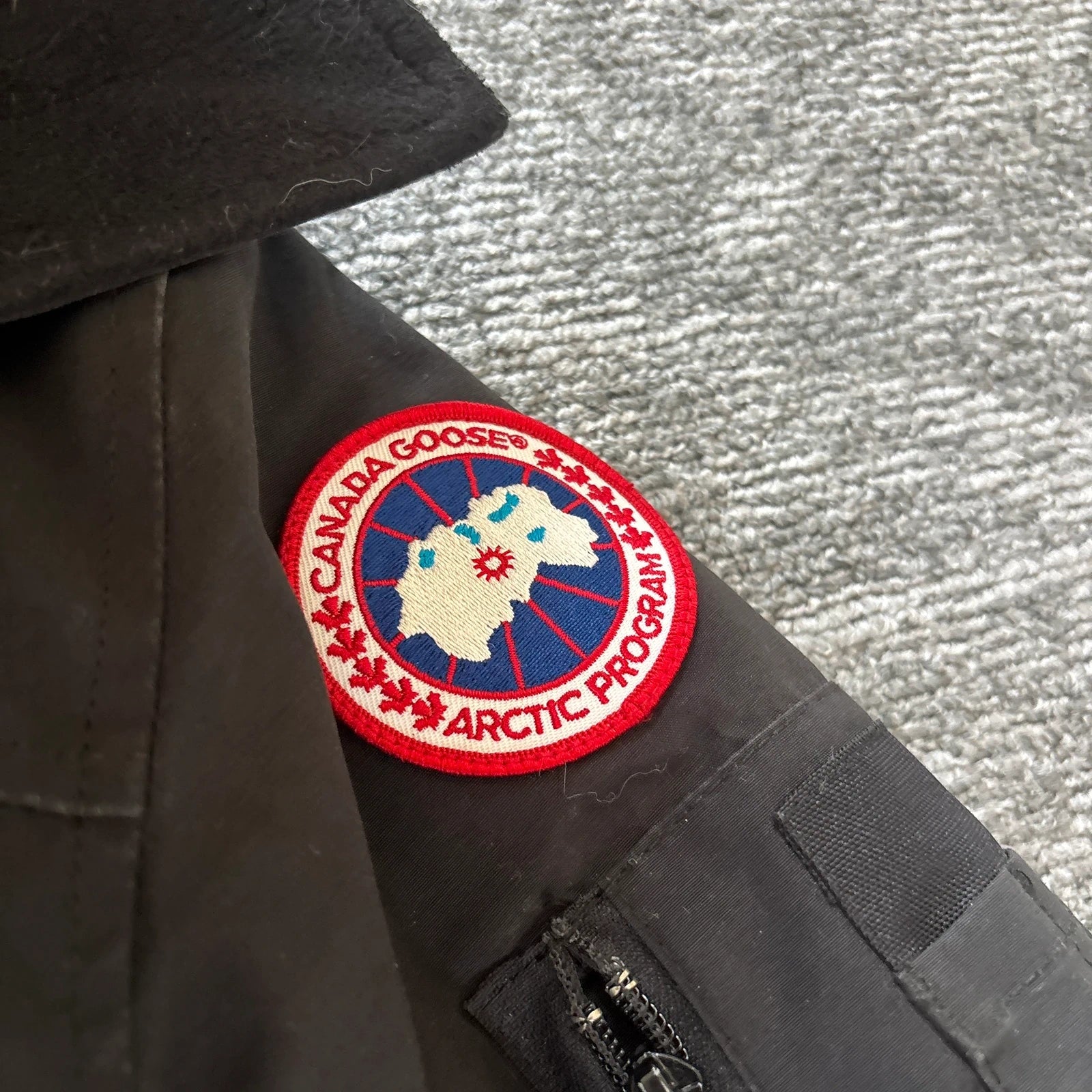 Canada Goose womens black montebello parka down coat size xs