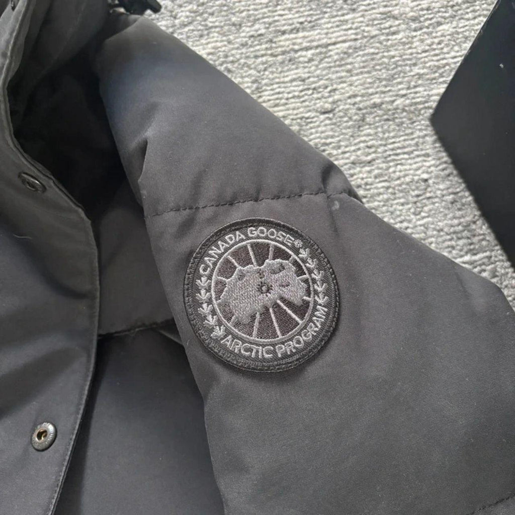 Canada Goose mens black Emory parka down coat, black label in size medium